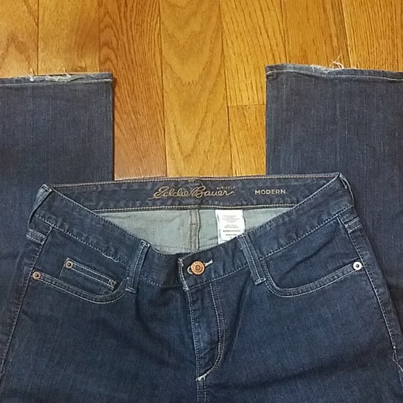 4/20 Size 6 Eddie Bauer Jeans - Picture 3 of 3